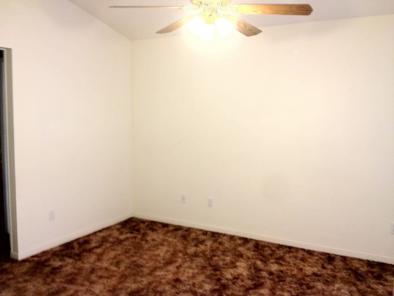 630 Park Place Dr - Photo 4 of 9