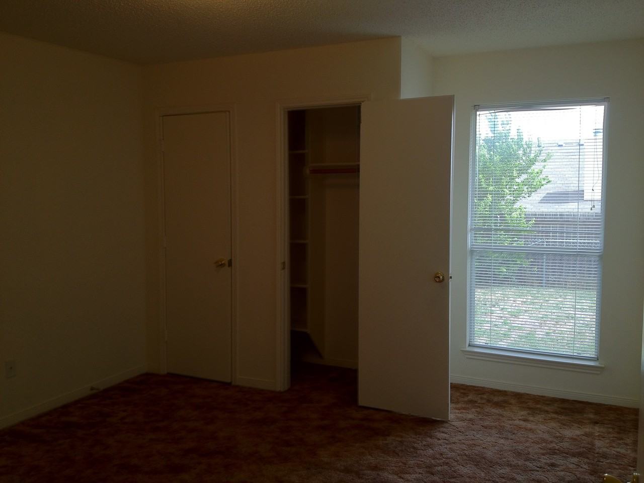630 Park Place Dr - Photo 6 of 9