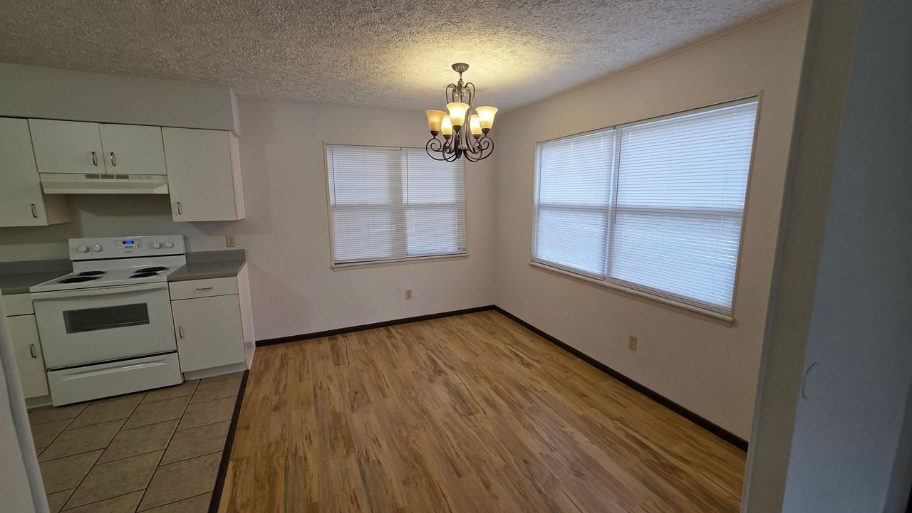 624 W Lois St - Photo 6 of 16