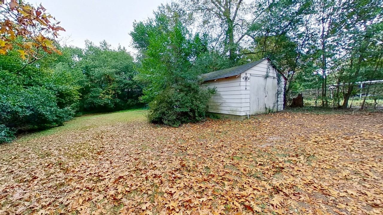 1506 Pendleton Rd - Photo 4 of 17