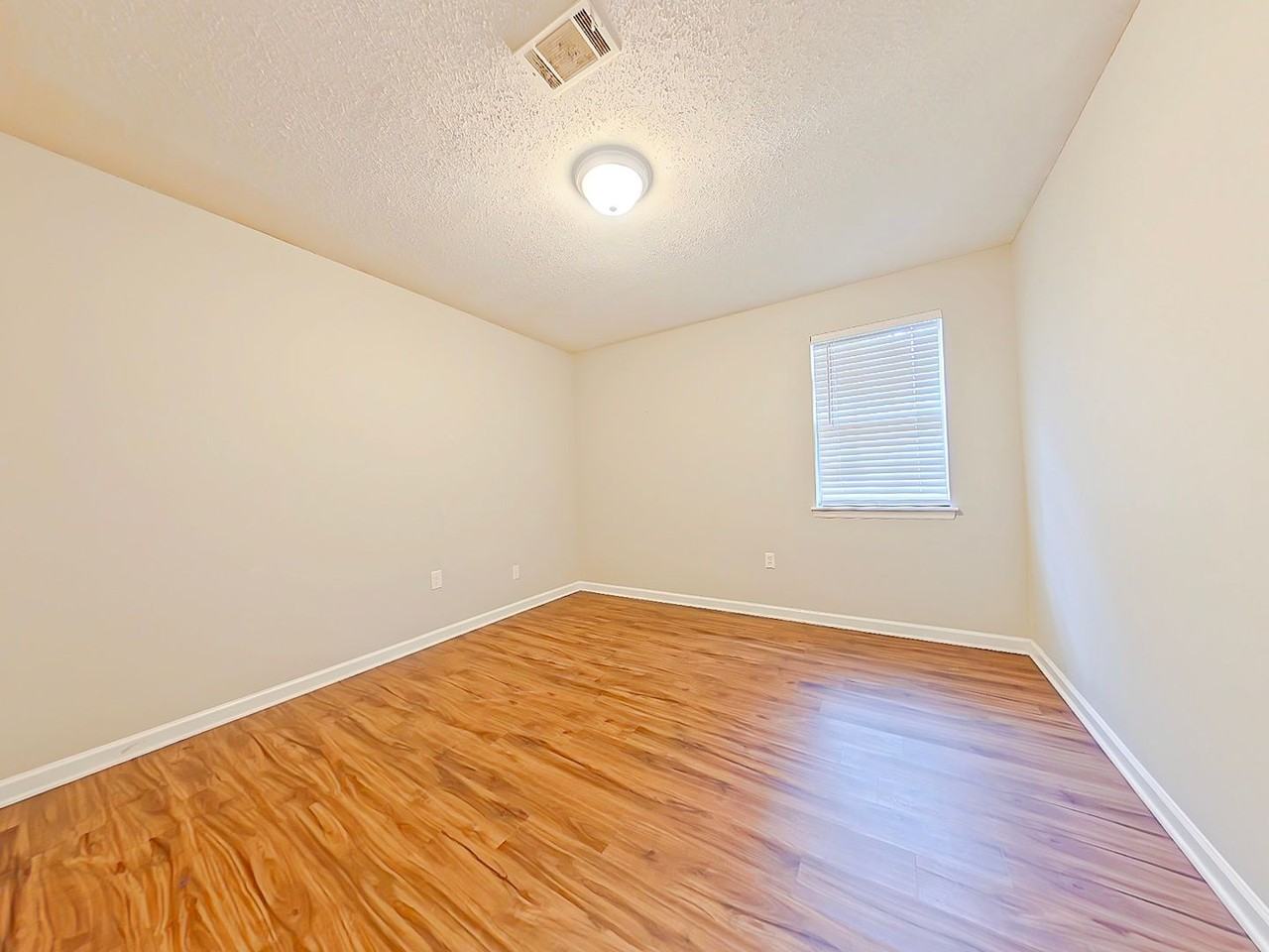 850 Brookfield Pkwy - Photo 4 of 15