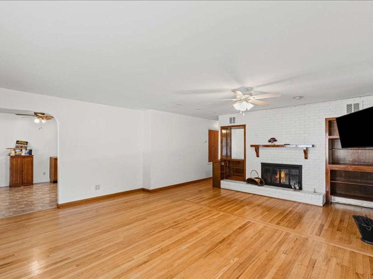 101 W Cypress St - Photo 5 of 28