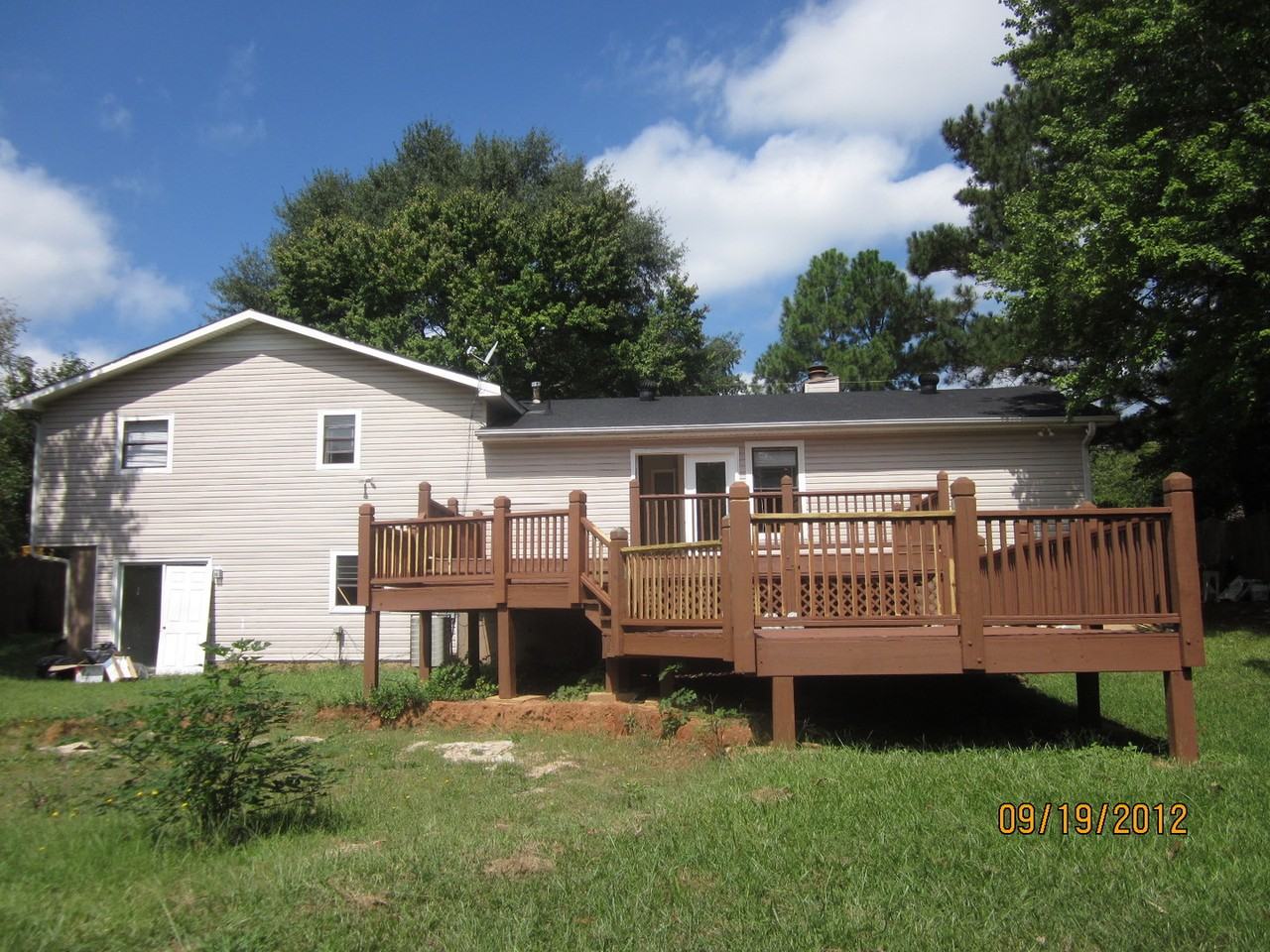451 Camden Cir - Photo 2 of 10