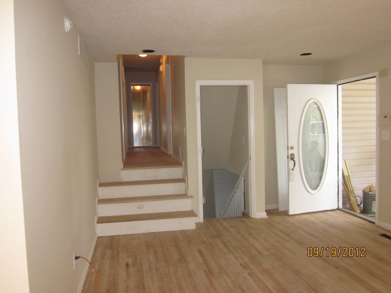 451 Camden Cir - Photo 3 of 10