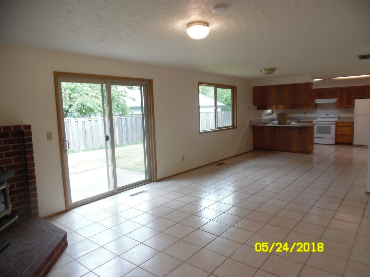 745 Se Alethea Way - Photo 2 of 15