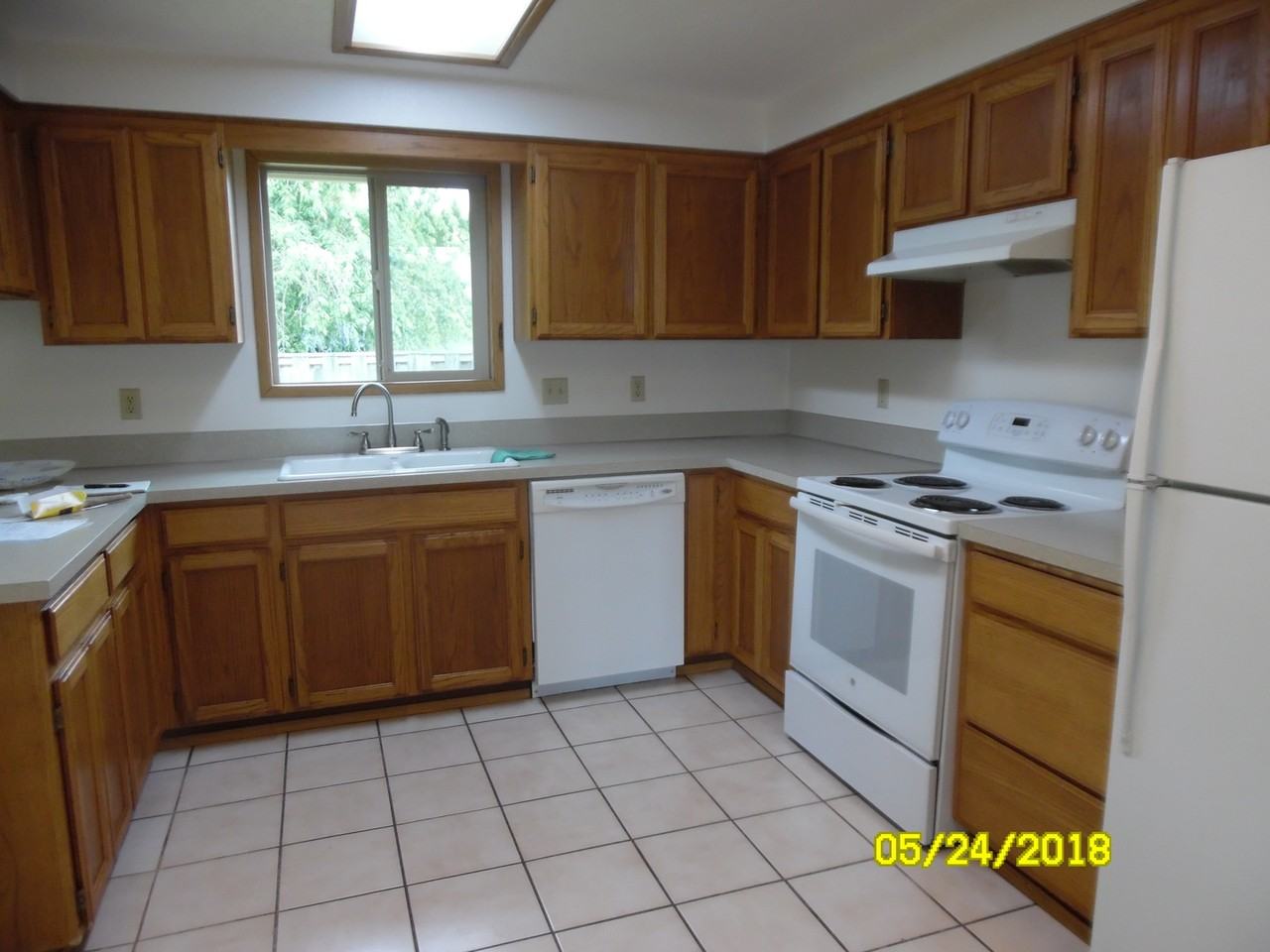 745 Se Alethea Way - Photo 4 of 15