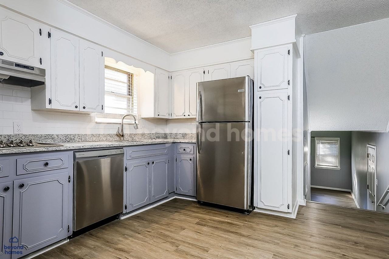 1908 Clapboard Hill Rd - Photo 5 of 19