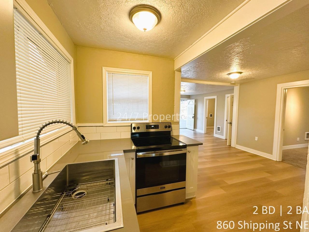 860 Shipping St Ne - Photo 2 of 22