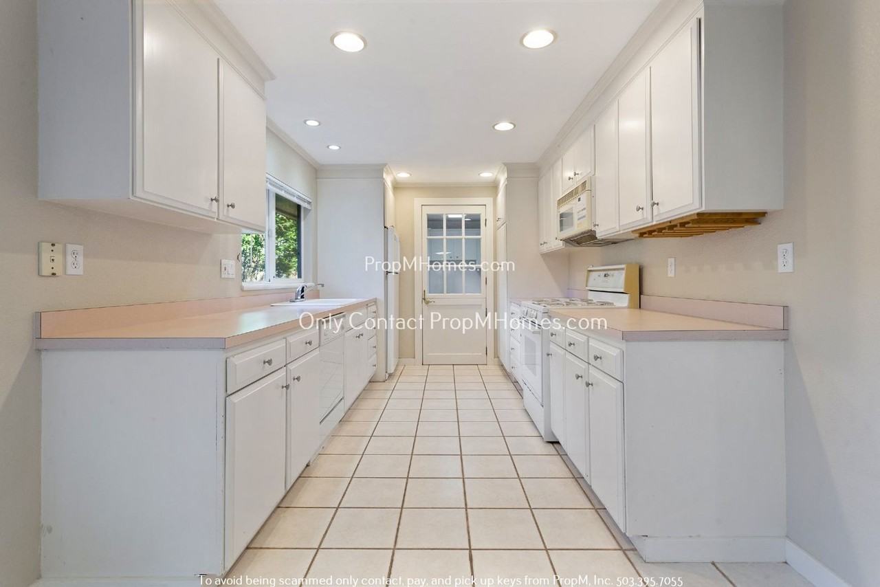 11165 Nw Mcdaniel Rd - Photo 7 of 24