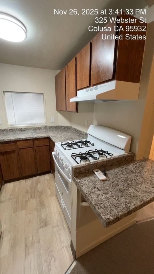 323 Webster St - Photo 5 of 7