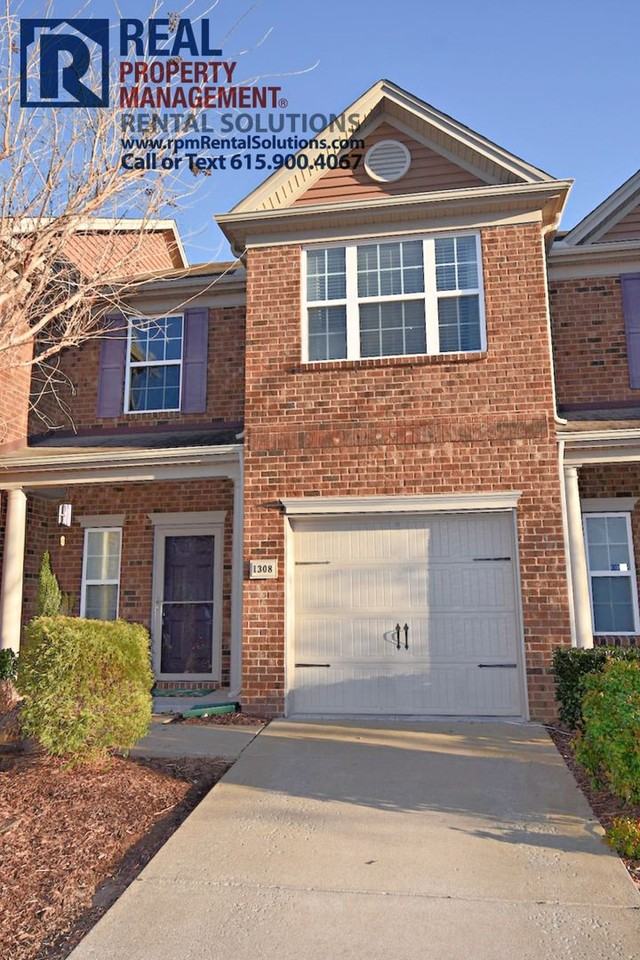 1308 Crown Point Pl