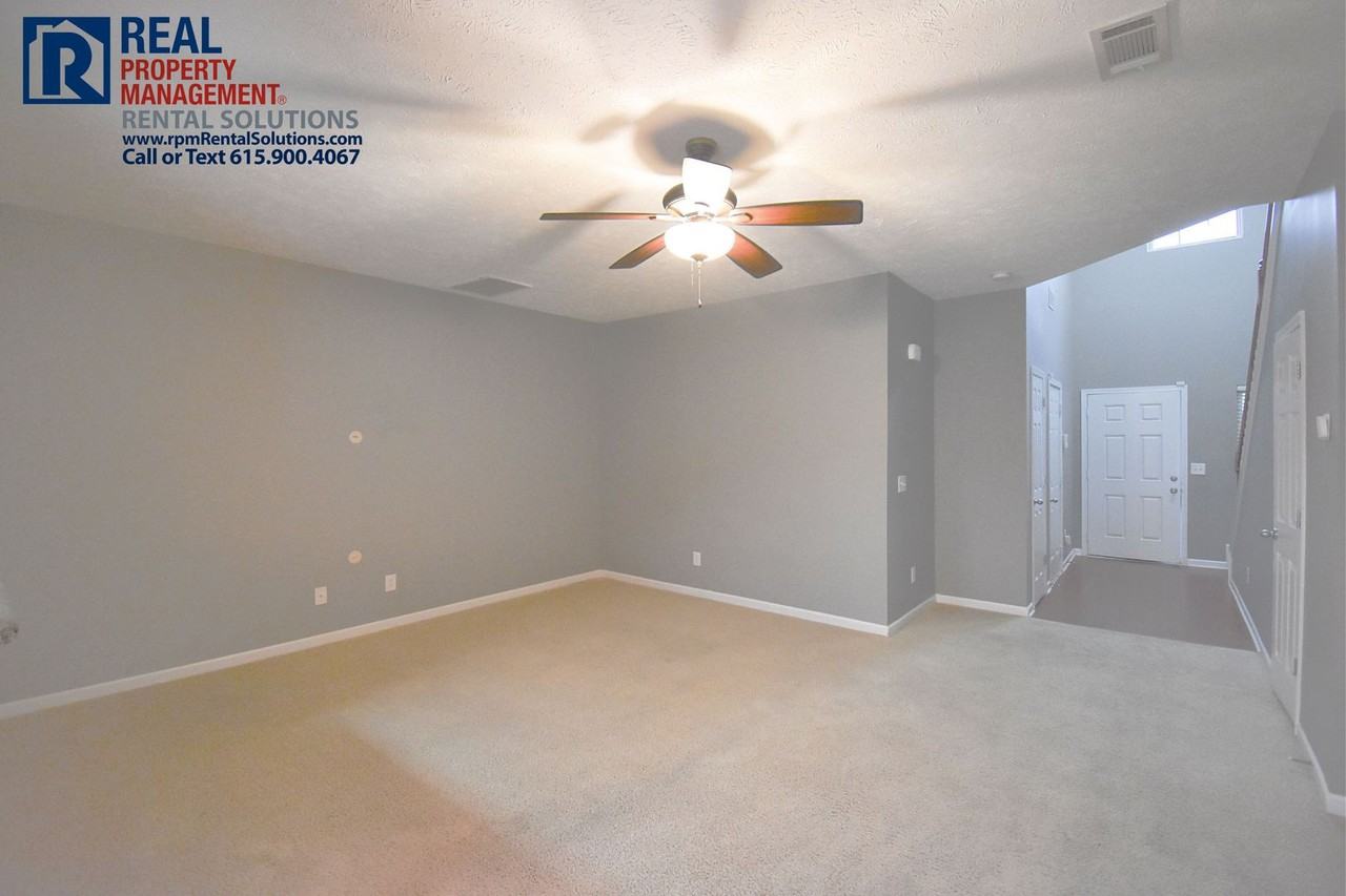 1308 Crown Point Pl - Photo 4 of 23