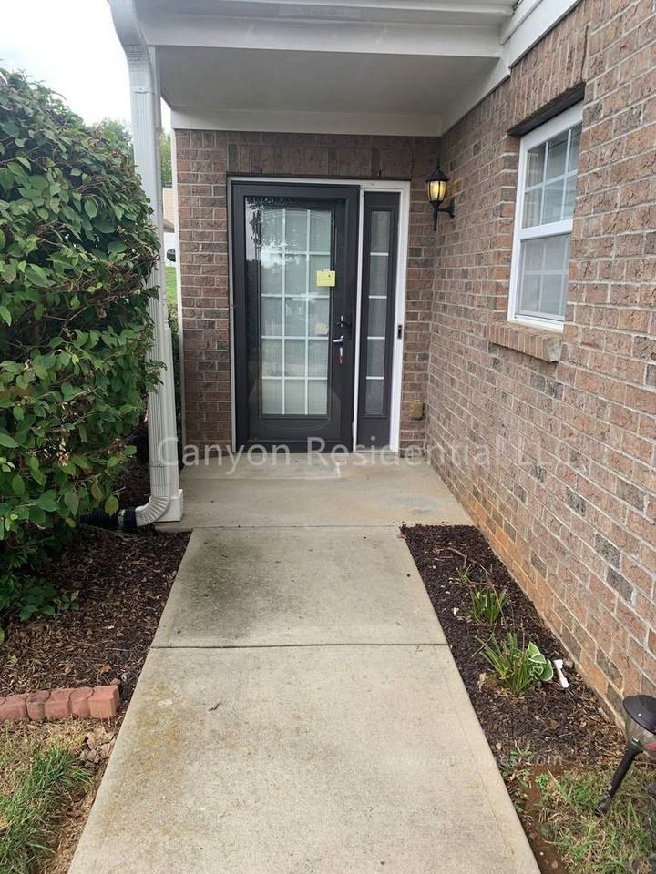 2518 Renard Rd - Photo 2 of 12