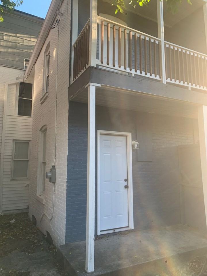 525 E Philadelphia St - Photo 2 of 23