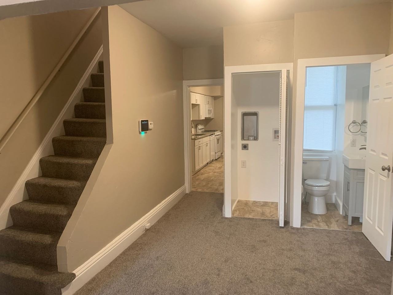 525 E Philadelphia St - Photo 5 of 23
