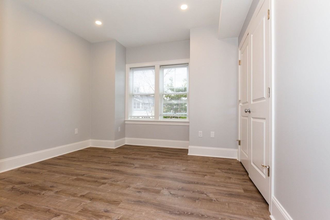 113 Kenrick St - Photo 5 of 15