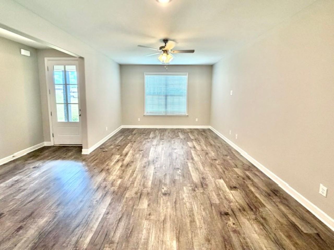 430 Azalea Dr - Photo 3 of 12