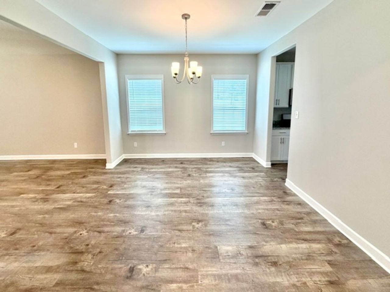 430 Azalea Dr - Photo 4 of 12