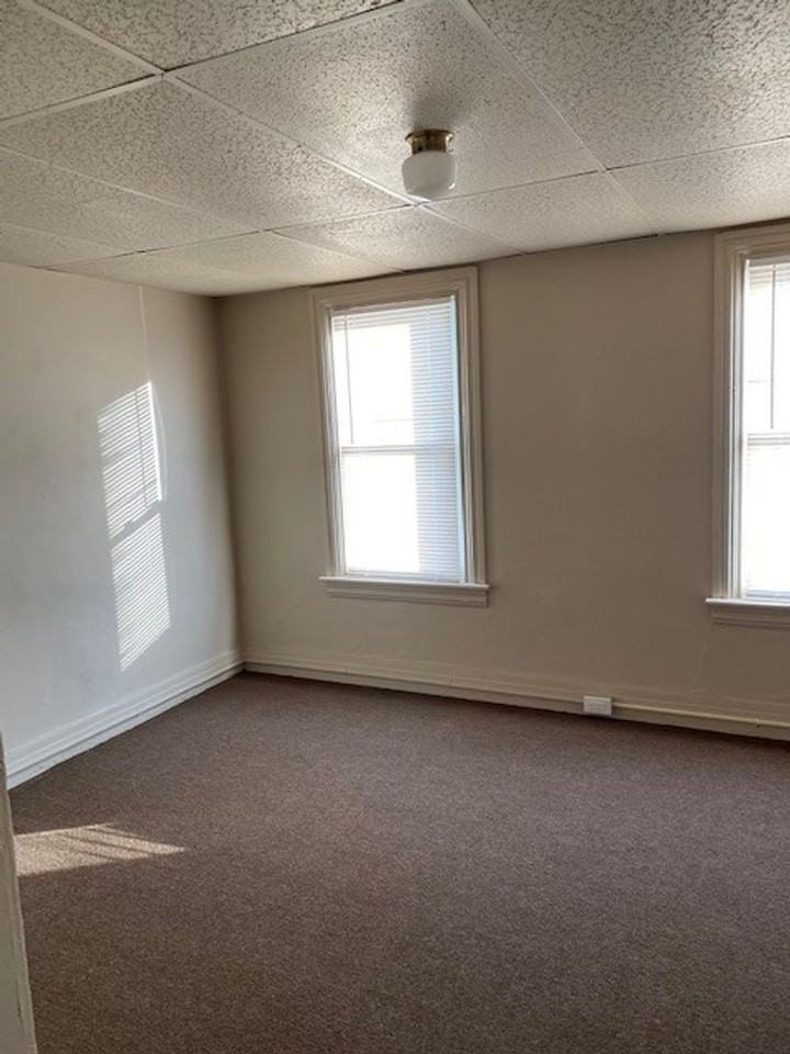 1021 Monument St - Photo 7 of 22