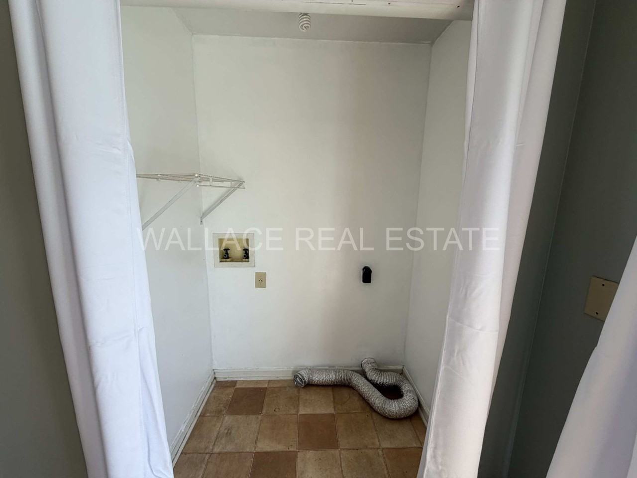 3175 Dutch Valley Rd - Photo 5 of 12