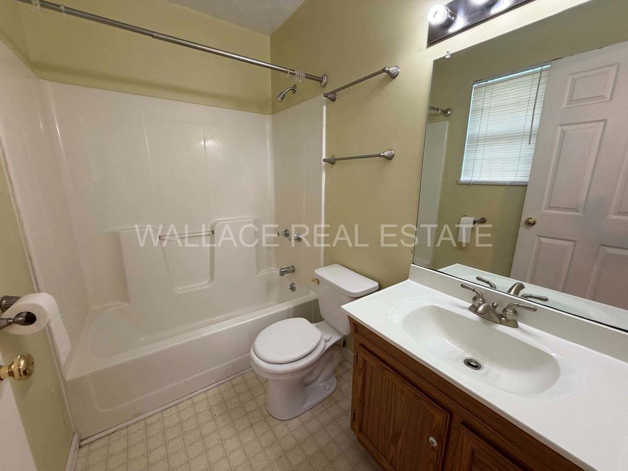 3175 Dutch Valley Rd - Photo 6 of 12