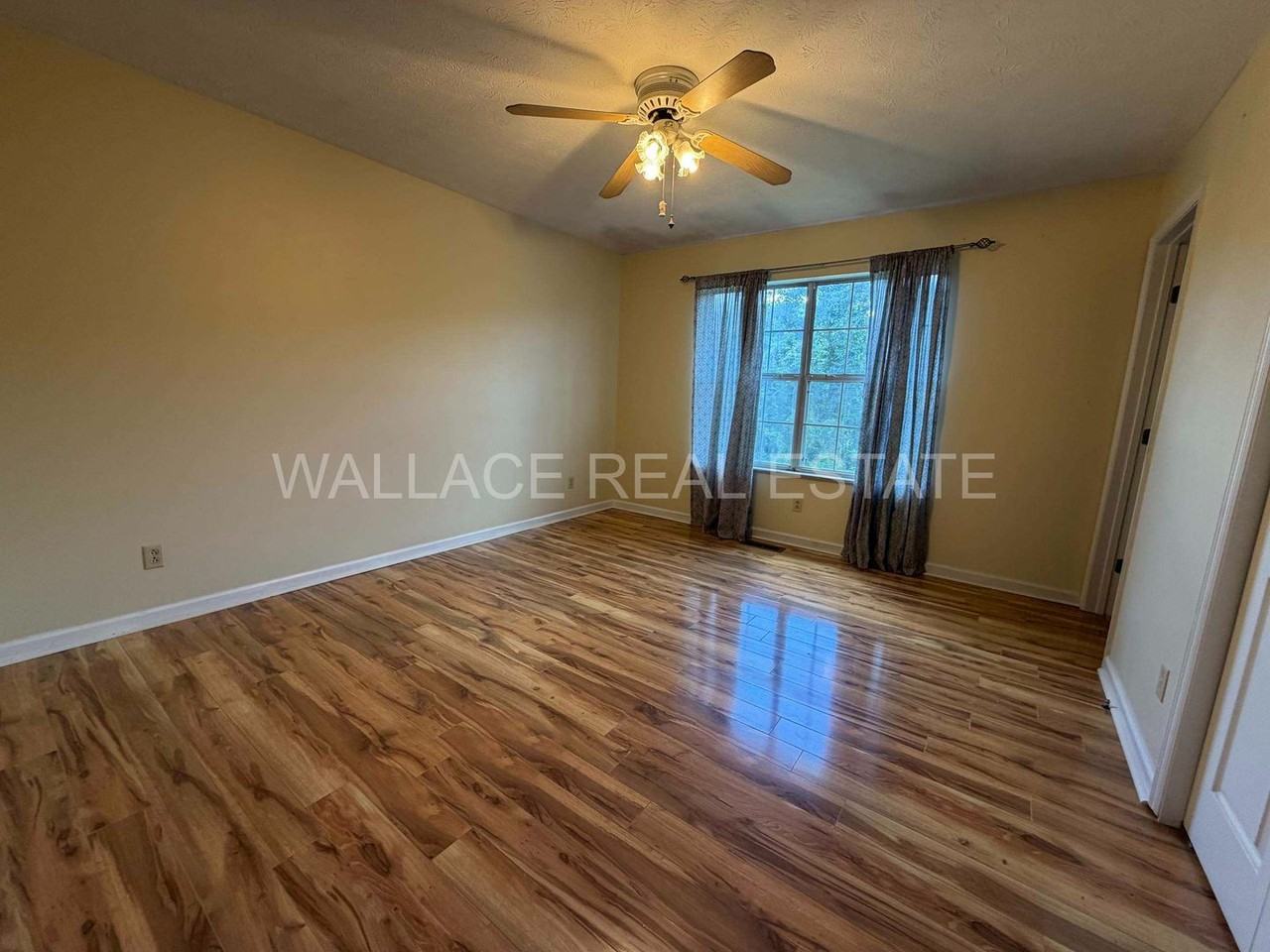 3175 Dutch Valley Rd - Photo 7 of 12