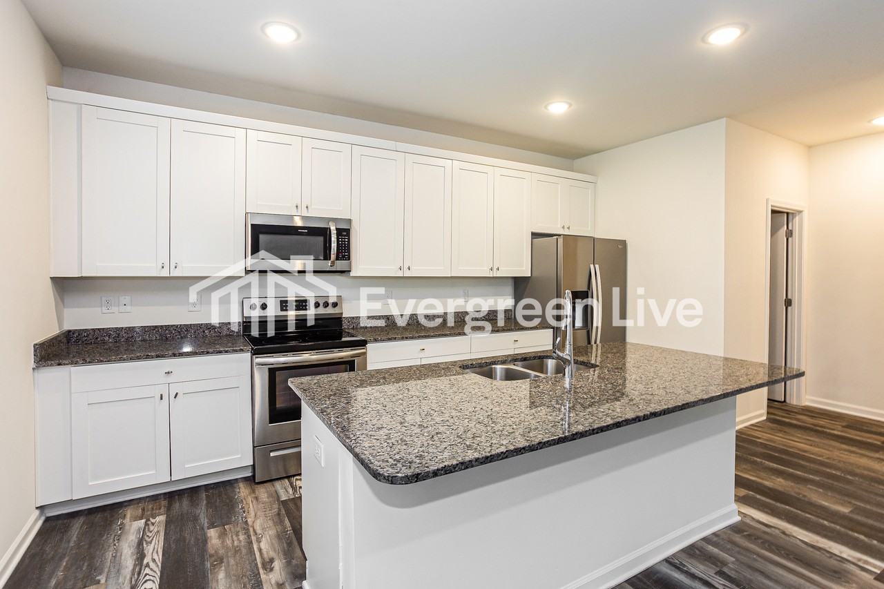 6084 Coral View Dr - Photo 2 of 10