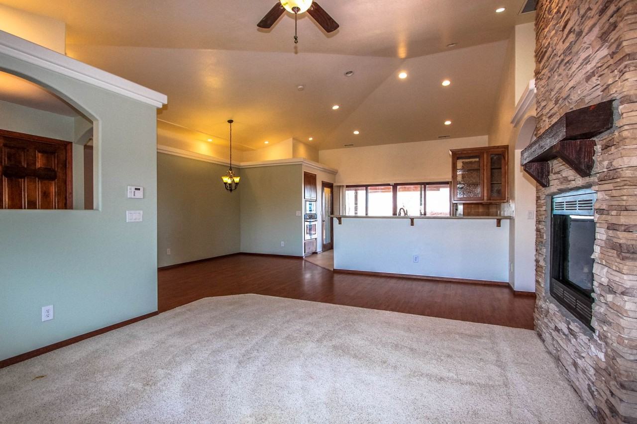 2765 N Yuma Dr - Photo 4 of 17