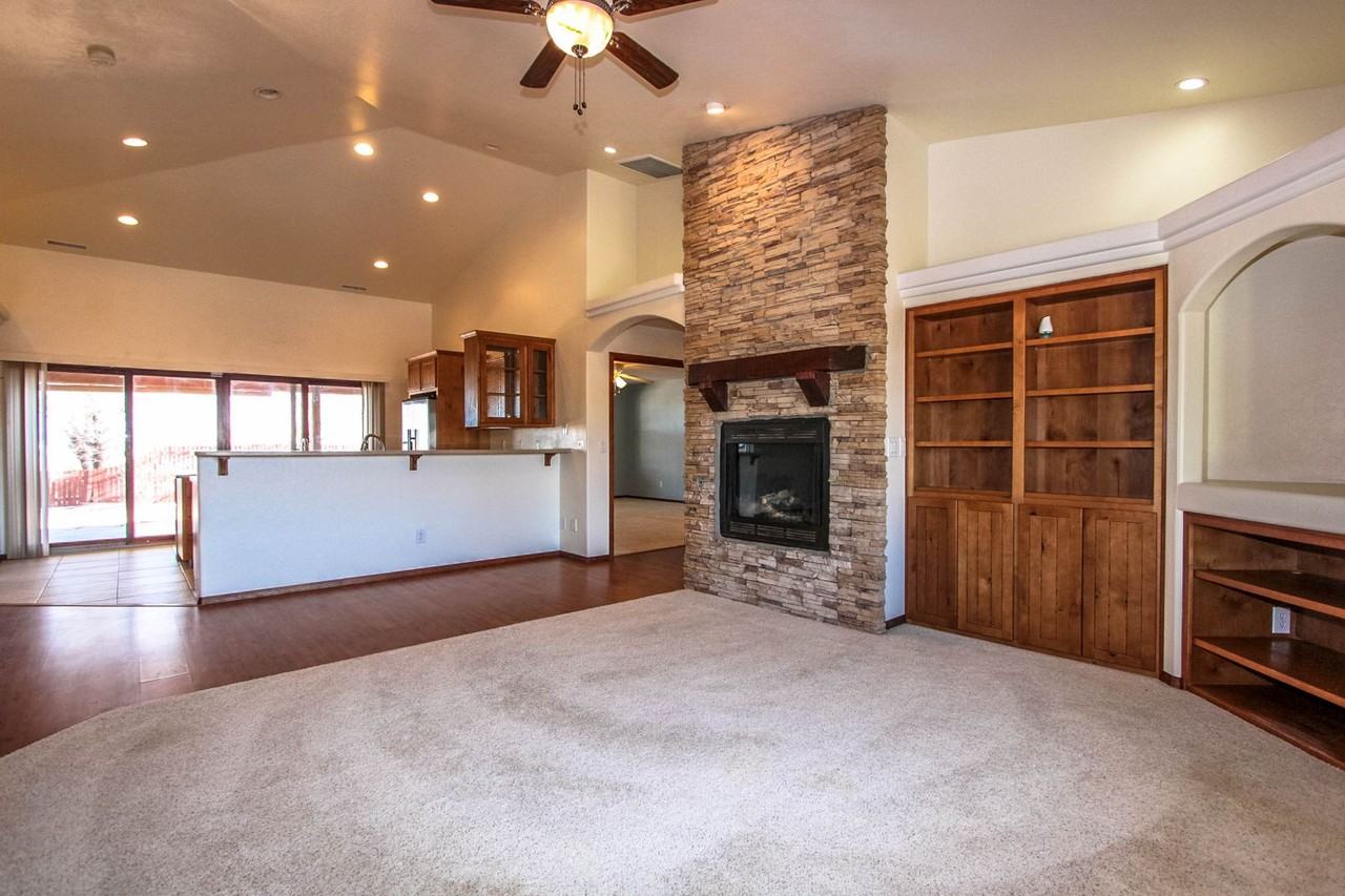 2765 N Yuma Dr - Photo 5 of 17