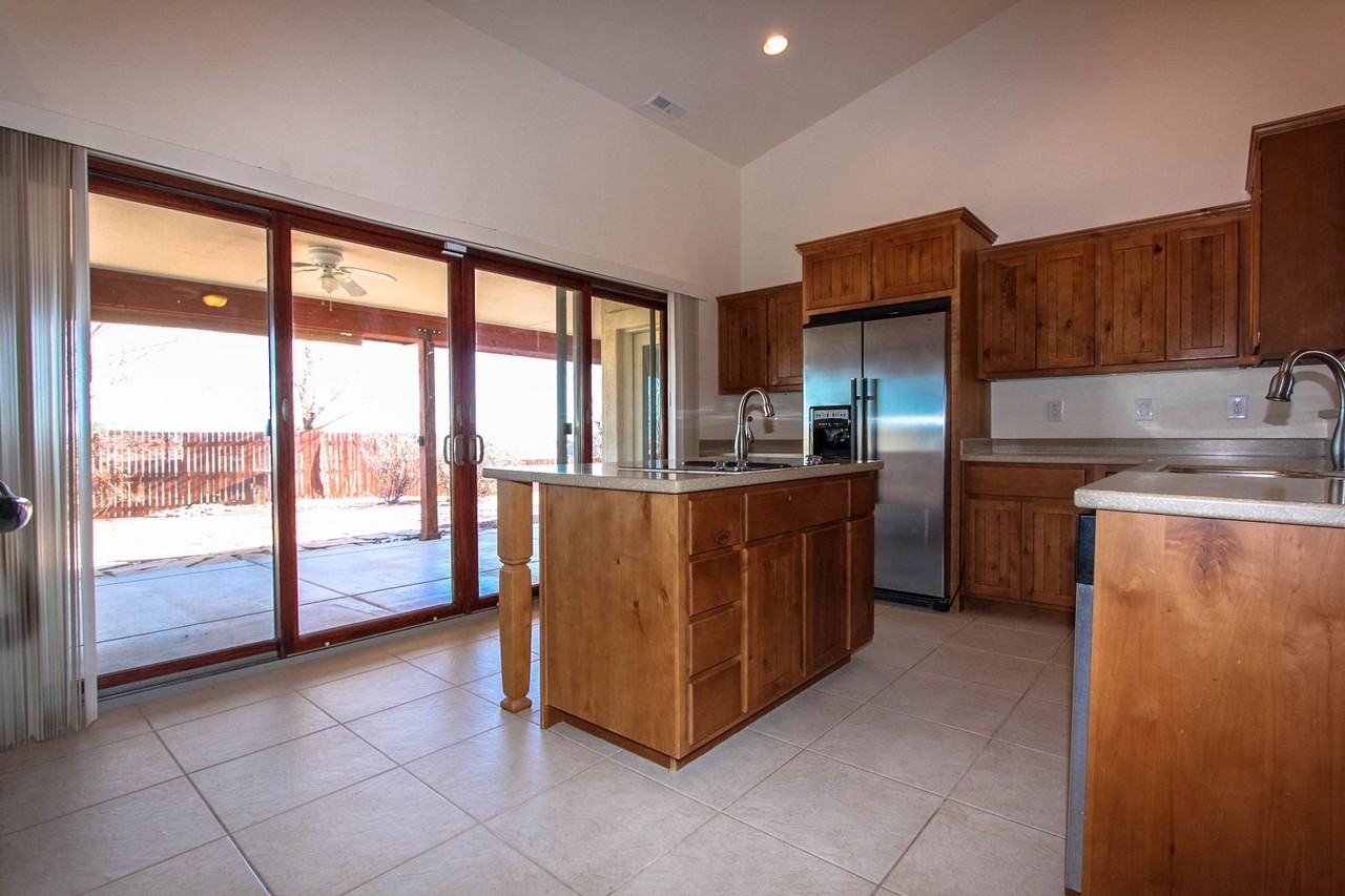 2765 N Yuma Dr - Photo 7 of 17