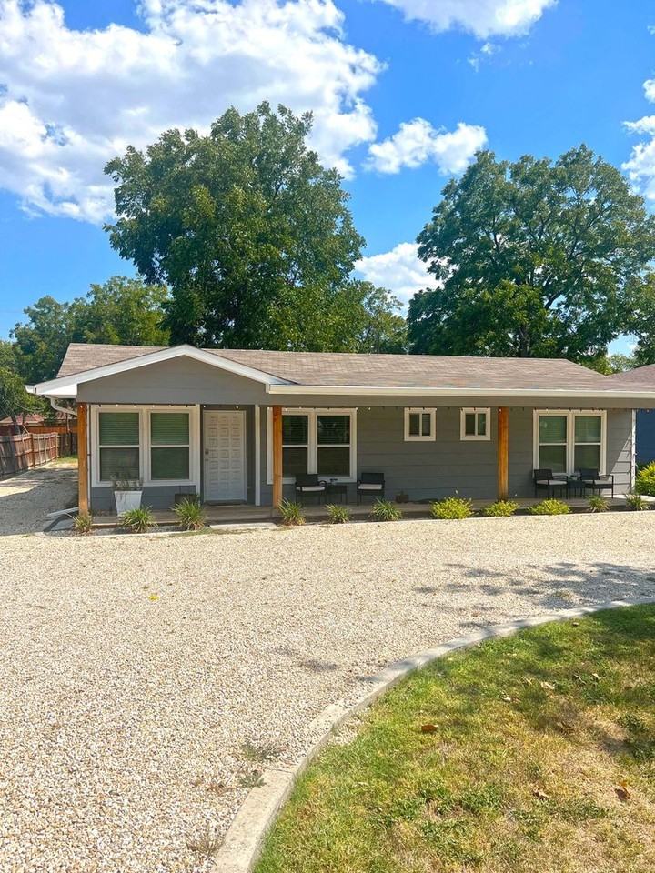 620 Bosque Ln - Photo 3 of 6