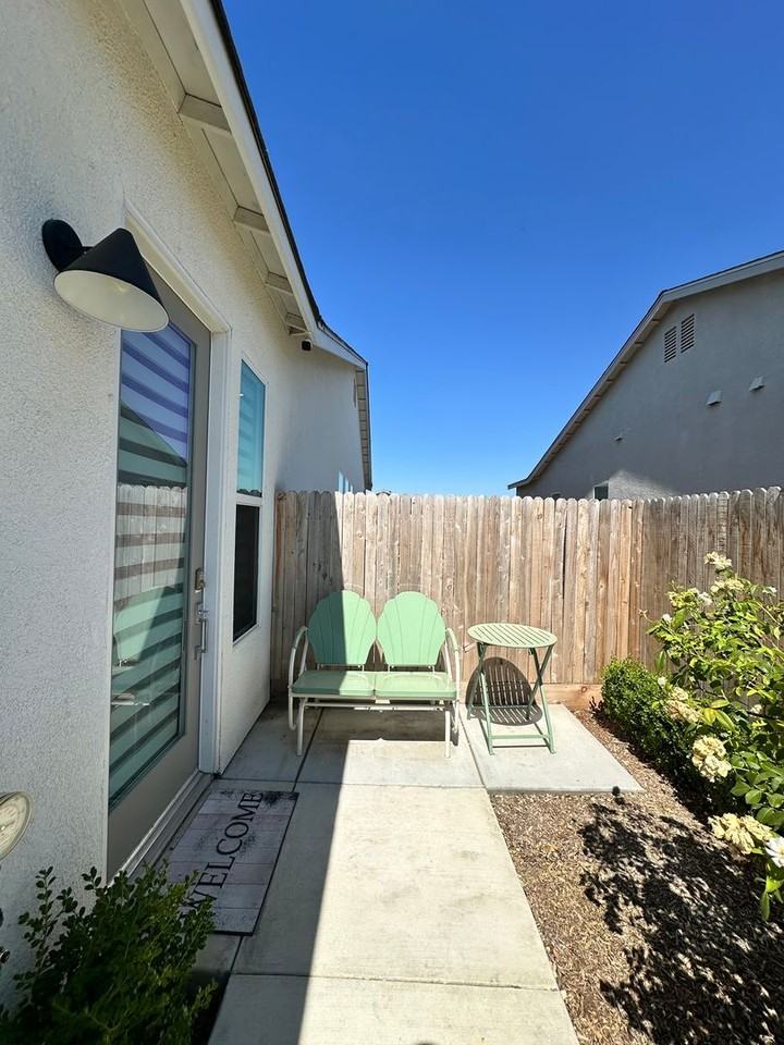 3803 N Santa Fe St - Photo 5 of 34