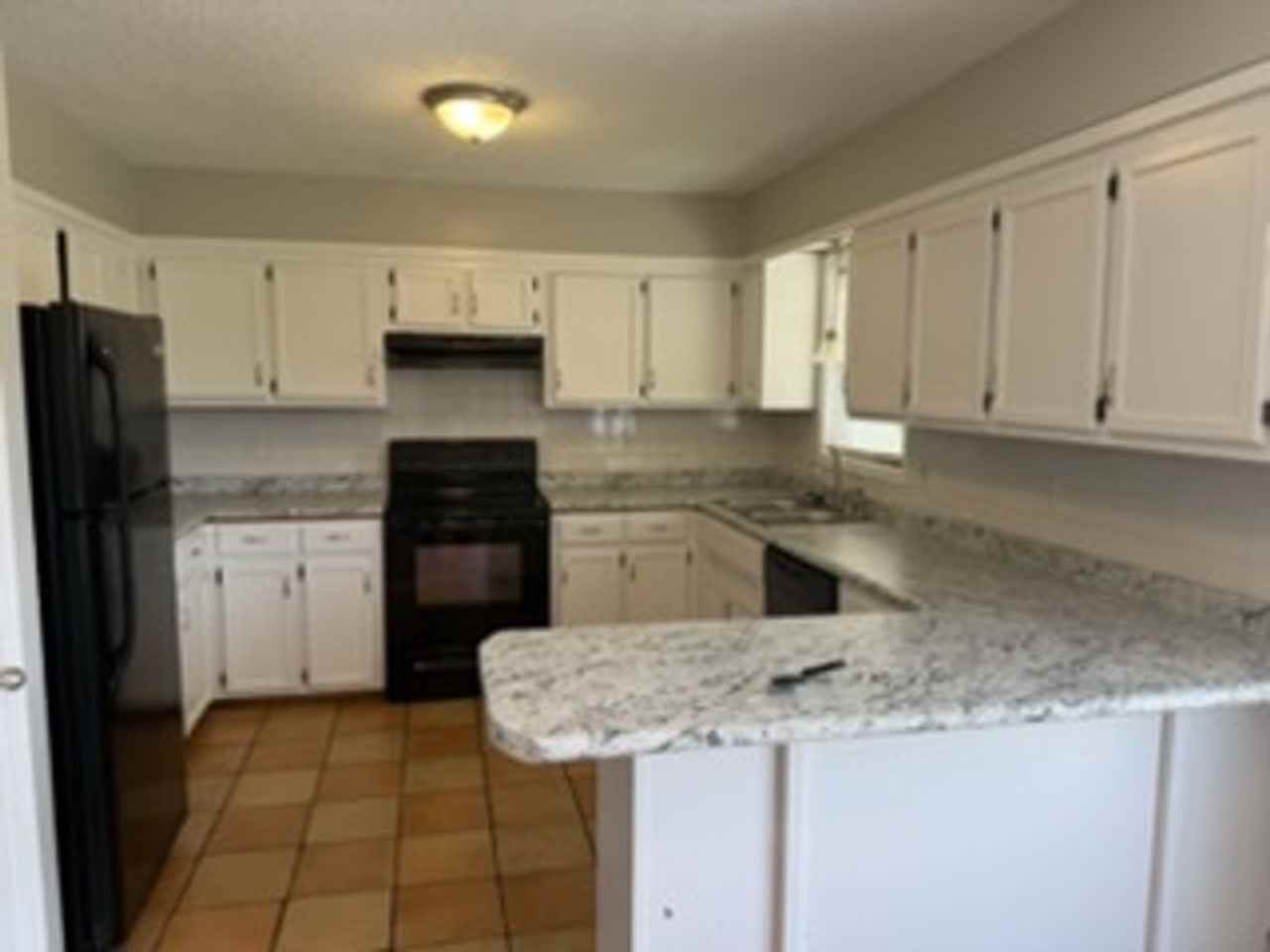 20380 Simmons Rd - Photo 2 of 8