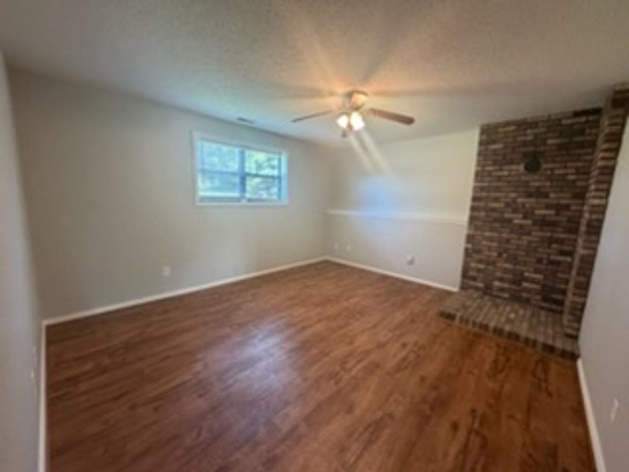 20380 Simmons Rd - Photo 6 of 8