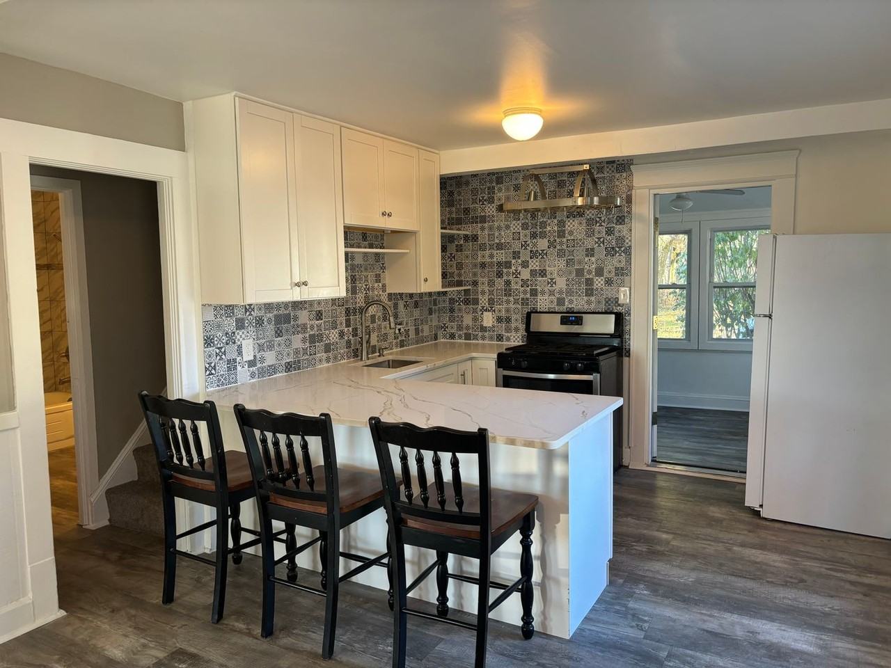 4916 W 220th St - Photo 4 of 10