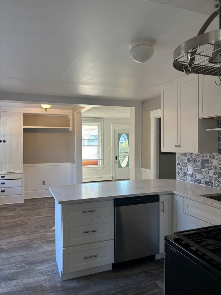 4916 W 220th St - Photo 5 of 10