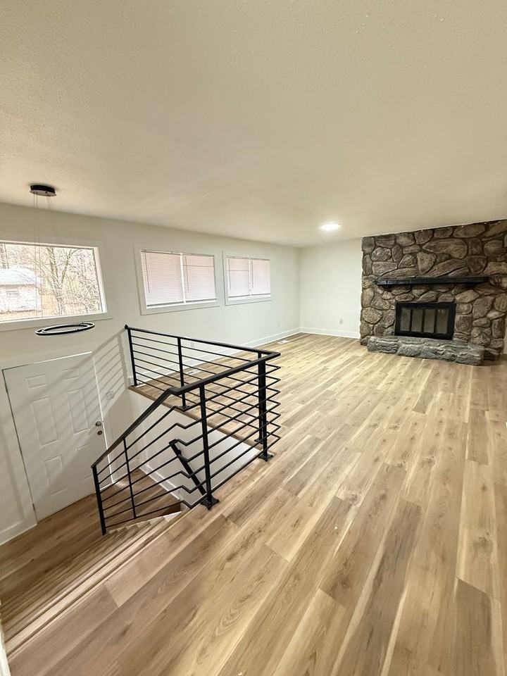 1501 Chris Dr - Photo 3 of 13