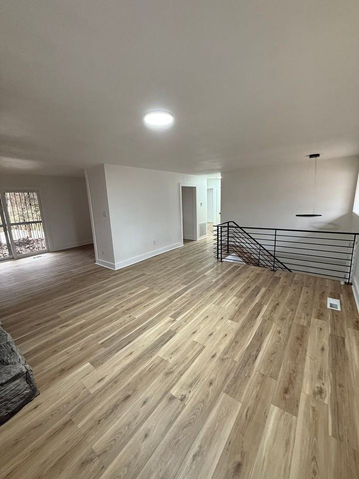1501 Chris Dr - Photo 4 of 13