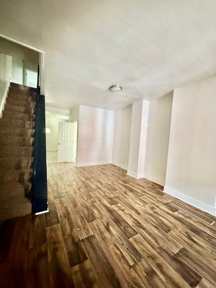 1940 E Monmouth St - Photo 2 of 16