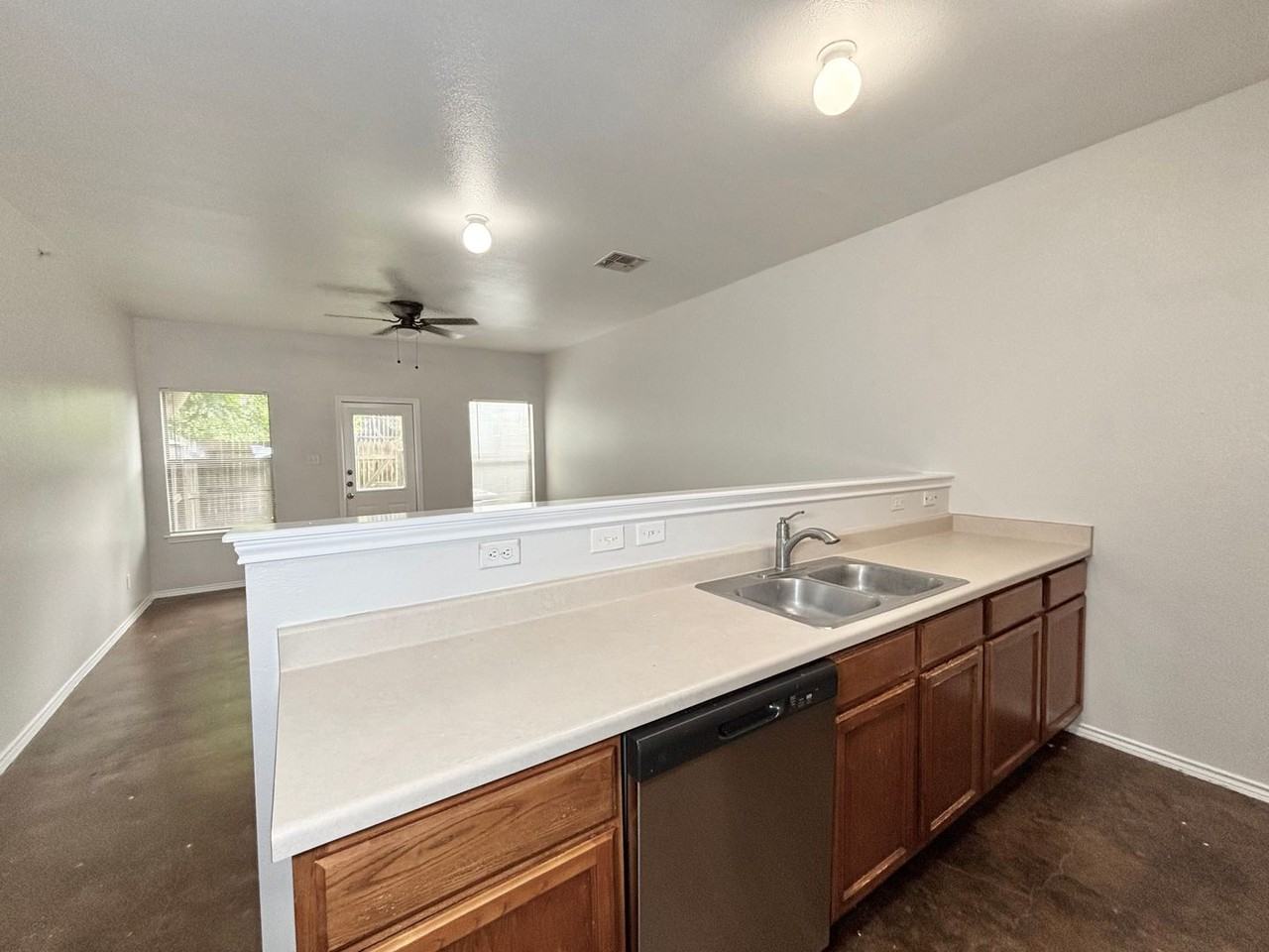 10814 Mathom Lndg - Photo 3 of 15