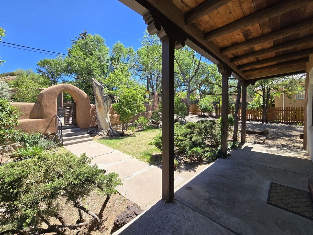 342 Hillside Ave - Photo 4 of 34