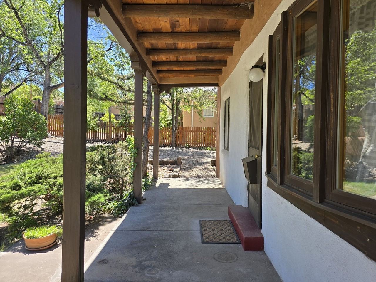 342 Hillside Ave - Photo 5 of 34