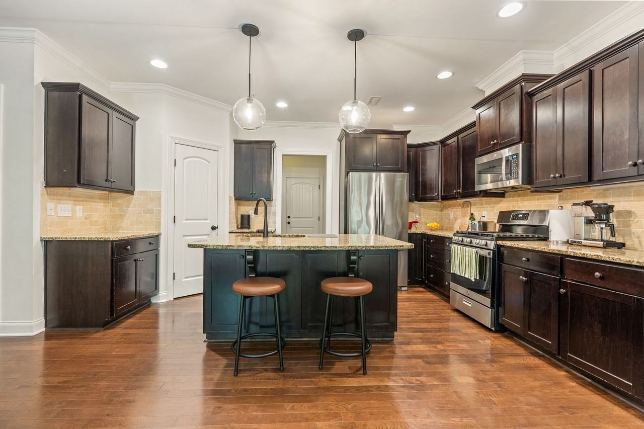 344 Rose Walk Ln - Photo 2 of 33