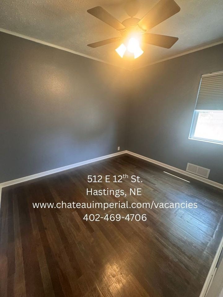 512 E 12th St - Photo 2 of 14