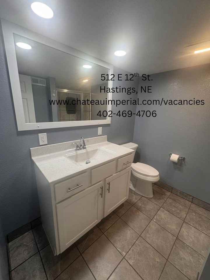 512 E 12th St - Photo 3 of 14