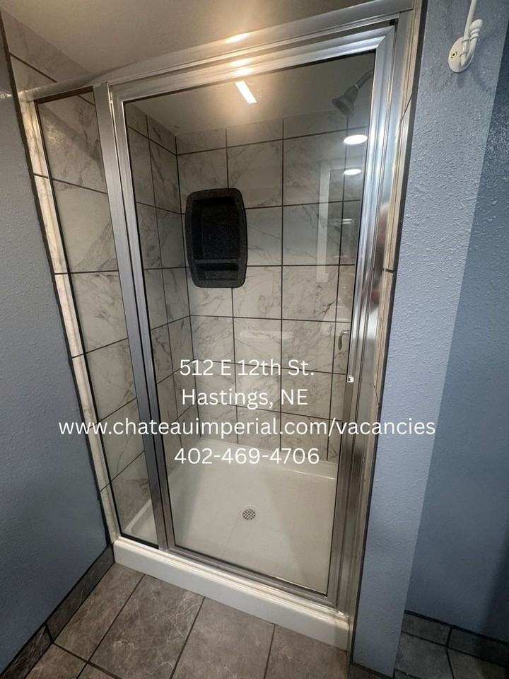 512 E 12th St - Photo 4 of 14