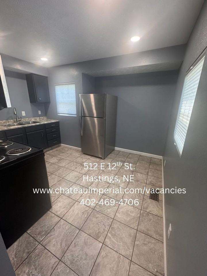 512 E 12th St - Photo 7 of 14