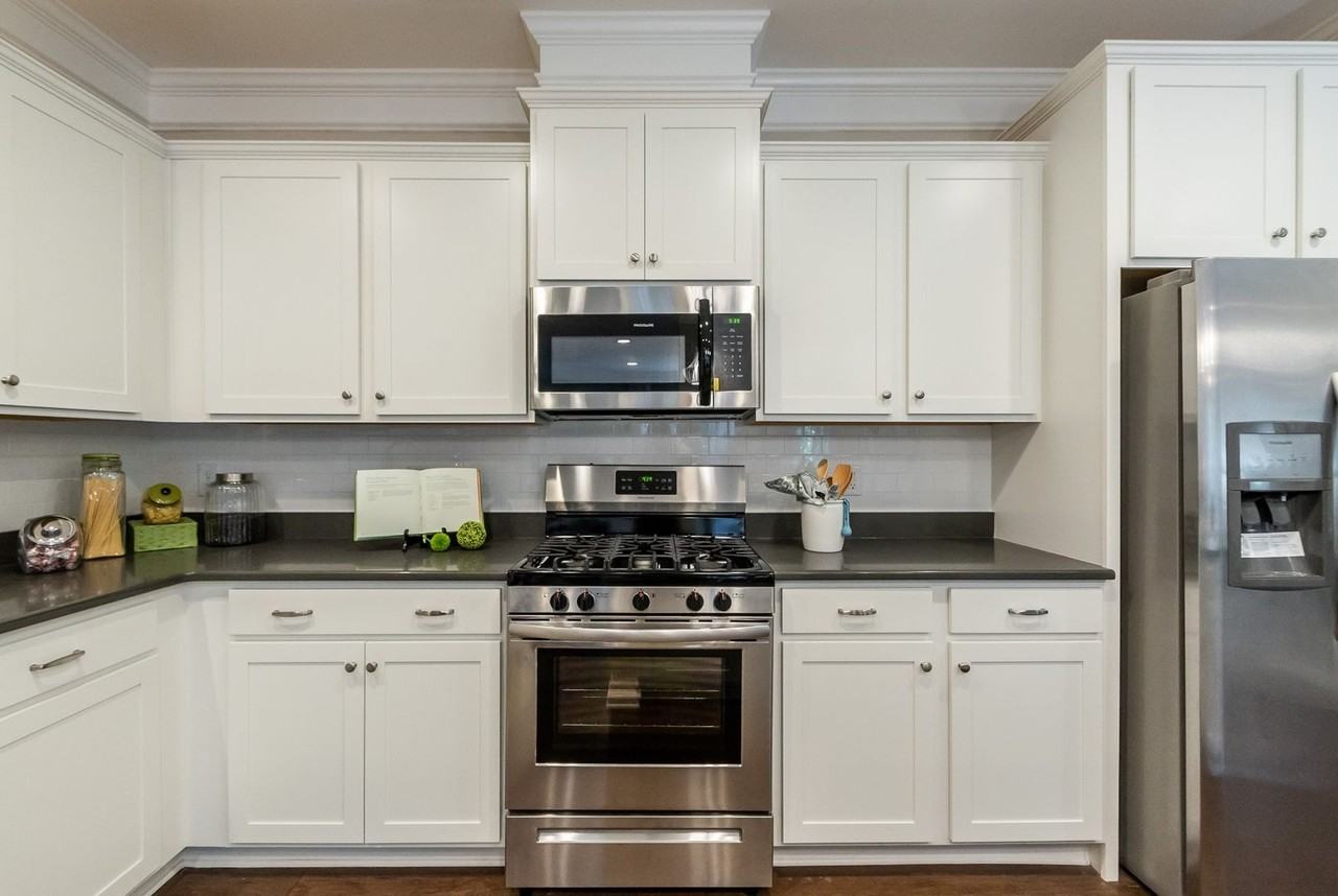 4016 Keeley Dr - Photo 3 of 6