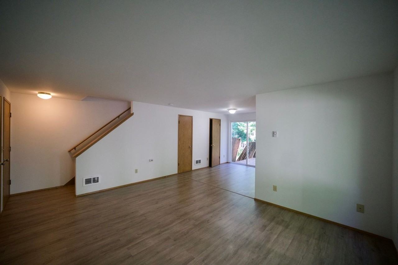 9503 15th St Se #B - Photo 3 of 13