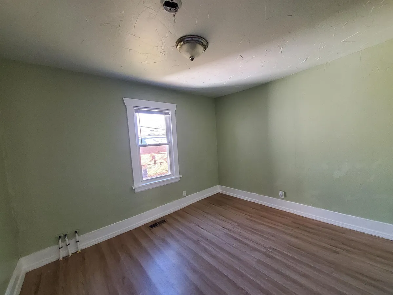 1948 E Monroe Ter - Photo 2 of 12